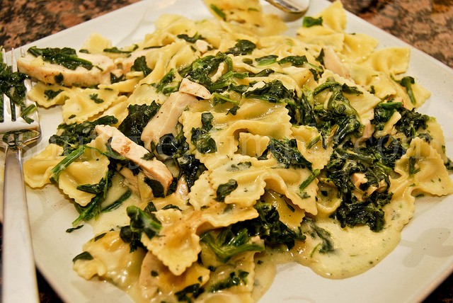 Ecco la pasta con spinaci e mozzarella per un primo gustoso | Gustoblog