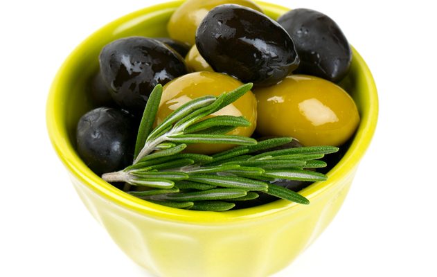 Olive nere al forno, la ricetta pugliese da provare a casa | Gustoblog