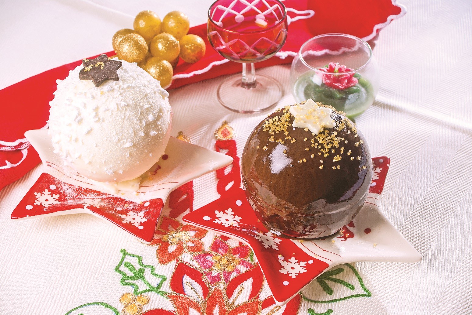 Dolci E Dessert Di Natale.Ricetta Palle Di Natale Di Meringa E Cioccolato Agrodolce